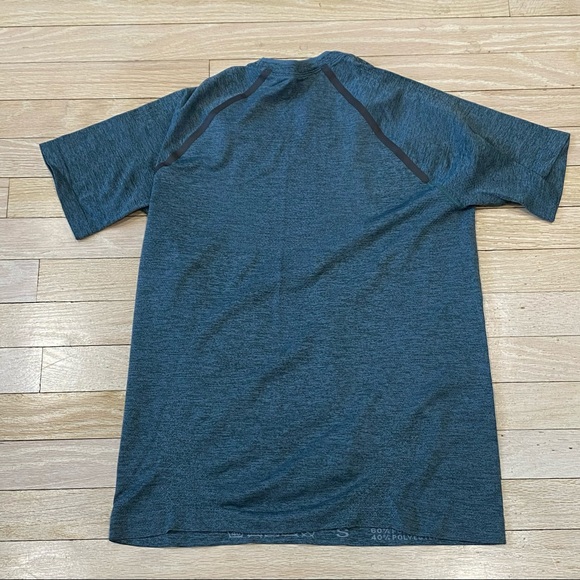 ASICS performance running / exercise tee - Picture 3 of 6